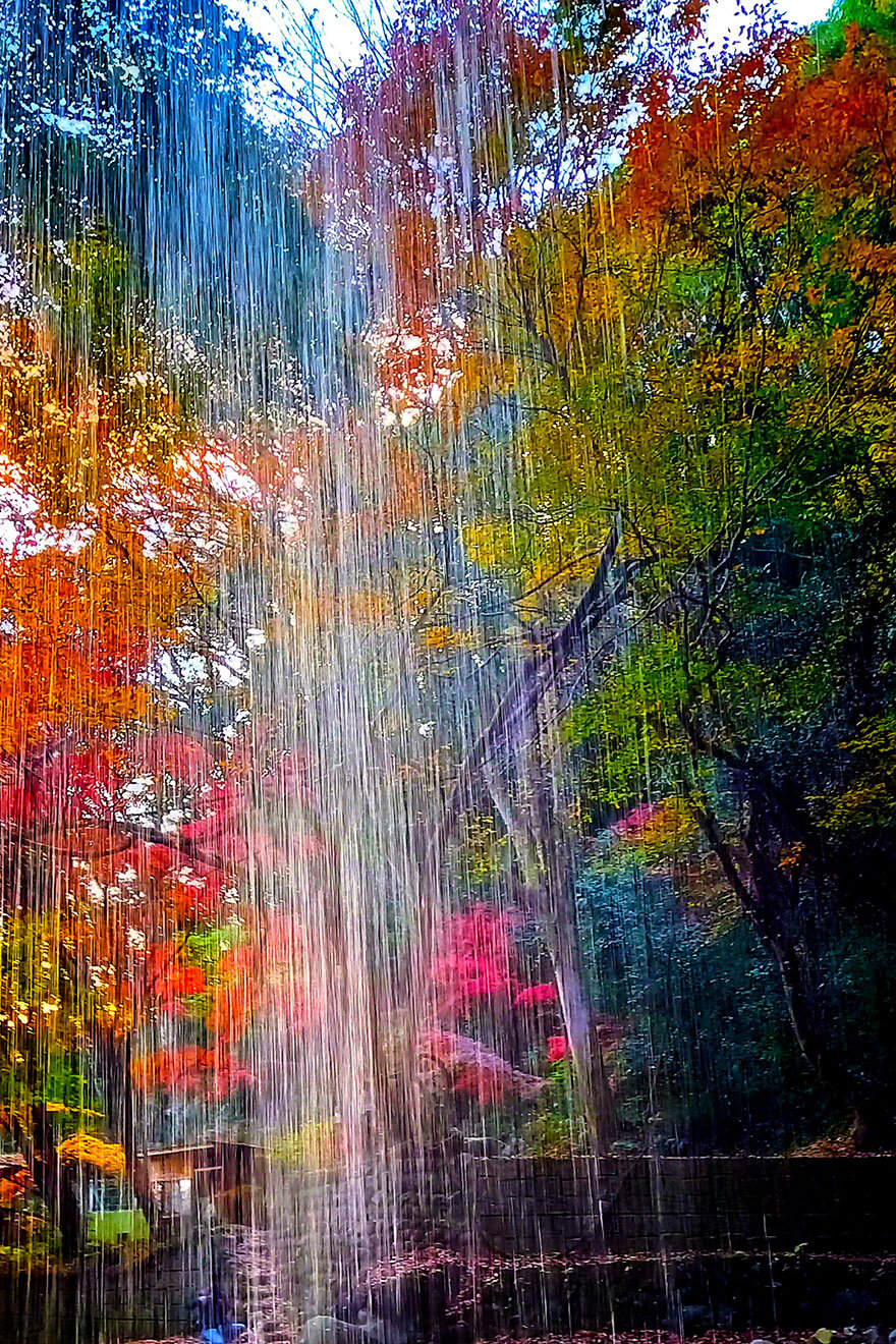 月 待 の 滝